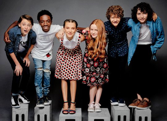 StrangerNews11's tweet photo. #StrangerThings Por días como hoy es por los que creamos esta cuenta hace un año y seguiremos aquí mientras todos nos sigáis apoyando!😊👽🖖 https://t.co/OMEsFpfCVp