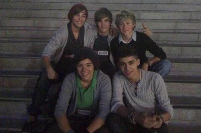 itsMeiimi's tweet photo. seven years later and I'm still in love with these five boys ❤️#7YearOfOneDirection @onedirection https://t.co/WHW0w8Tvex