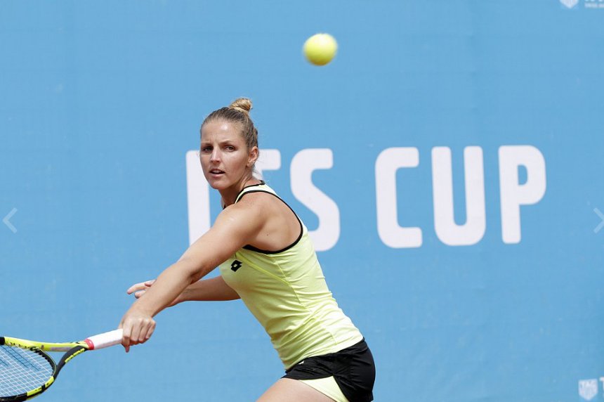 PliskovaSisters's tweet photo. #ITSCup Final: Kristyna Pliskova against Bernarda Pera in Olomouc, after set 1 match got suspended due to rain & wind. (c: Helona Stanislav) https://t.co/jS9swHSh7m