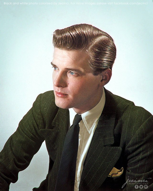 Amazing Historical Photo of Roger Moore in 1950 