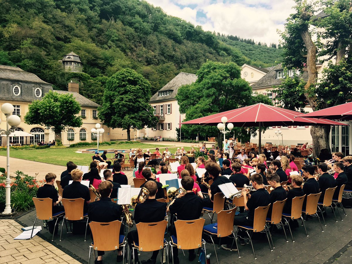 DCHS_Music's tweet photo. 1 term, 3 trips abroad, 148 student-participants = an exciting few months! Wishing all @ChallonersHigh a fab summer. See you in September! https://t.co/PYA9AIcpRv