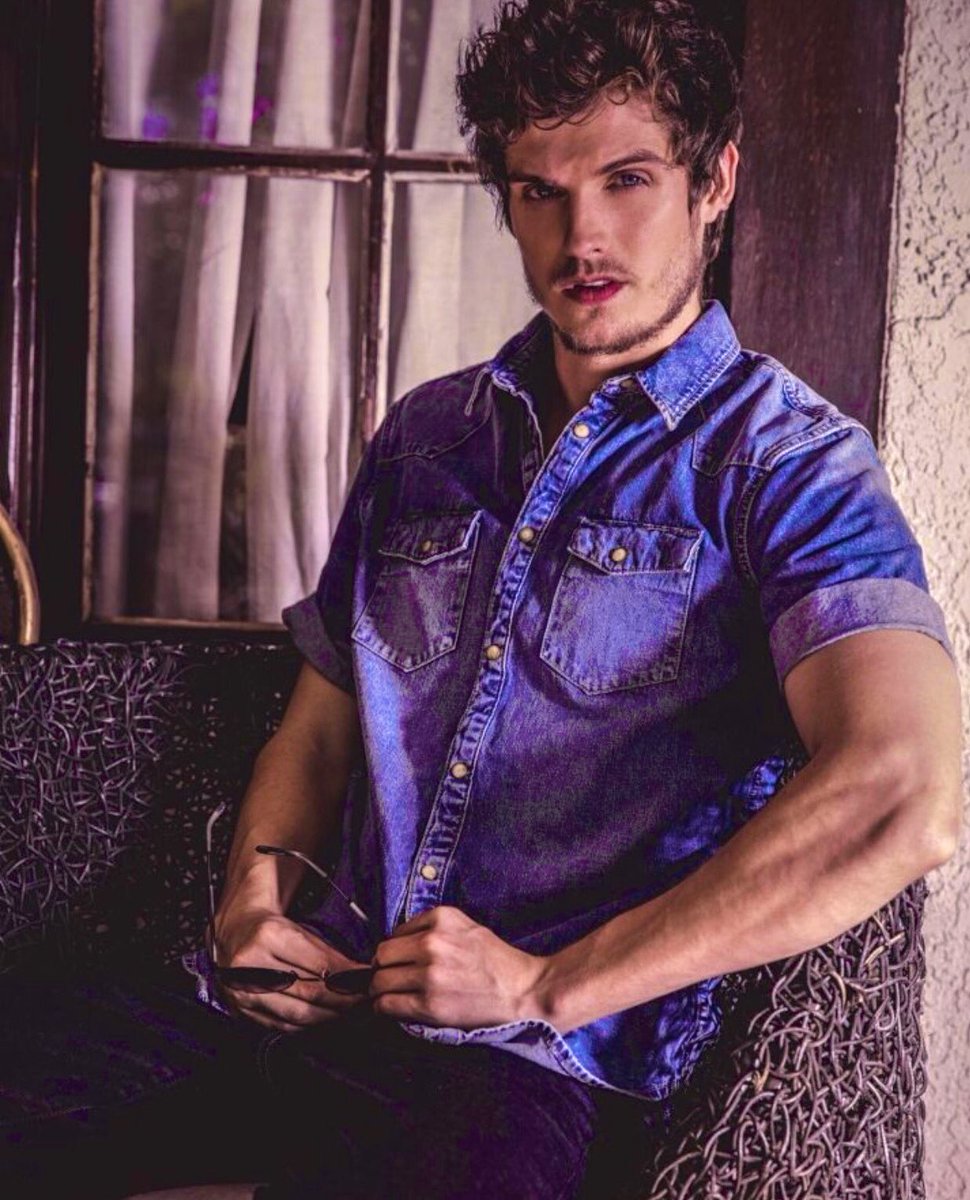sharmanposts's tweet image. Daniel Sharman for @BELLOmag