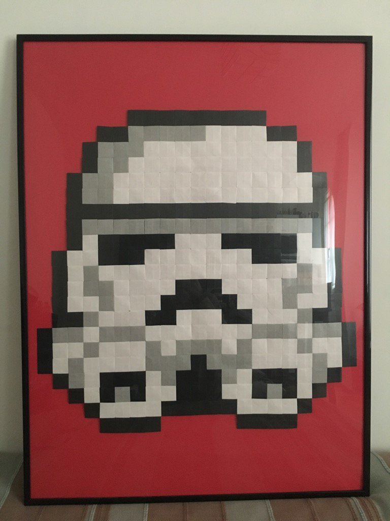 spooky7594's tweet photo. Origami pixels sur fond rouge... https://t.co/yuZT7xcmEC