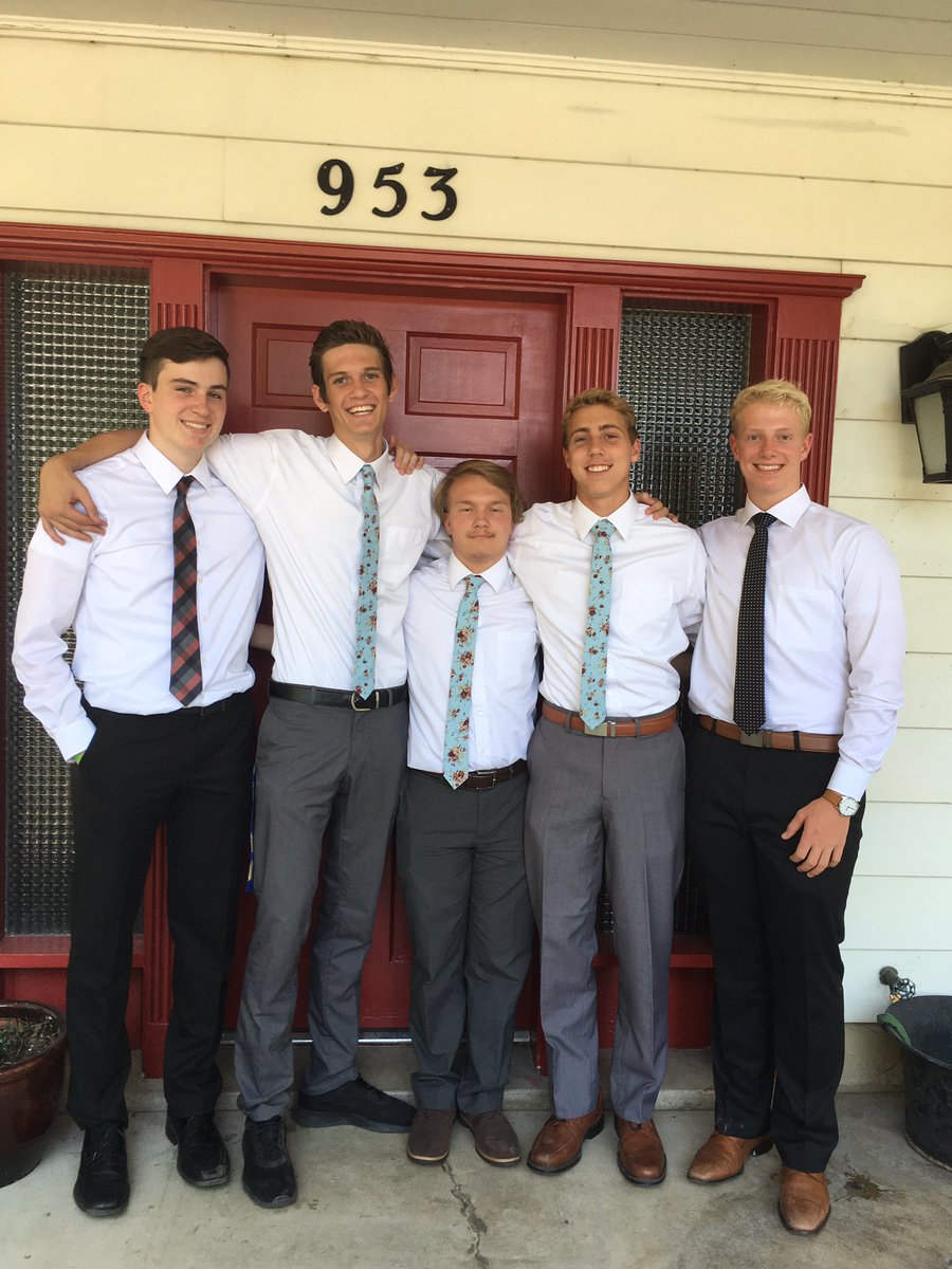 oaksyy_'s tweet photo. 730 days until another one with the boys https://t.co/Yn4Laft9oV