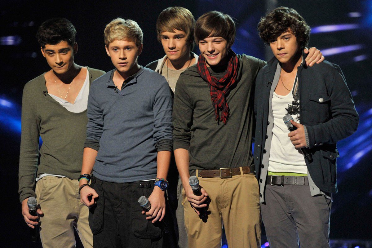 1DwithAlex's tweet photo. One band, one dream, One Direction #sevenyearsofonedirection https://t.co/dRqo2oOHmN