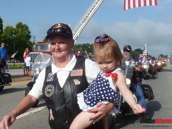 SpottedAthens's tweet photo. "Colbert 4th of July 2017" photos by Mike Boyd https://t.co/bwBasXolyE #SpottedAthens #July4th #USA #parade #people #IndependenceDay https://t.co/Vt6ezz5Ajl