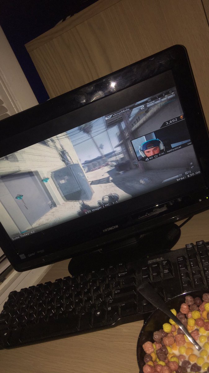JVHPlays's tweet photo. My night tonight… oh and i just subbed to my boy @NICKMERCS again🤙🏼 https://t.co/Gt8a54Y3HO