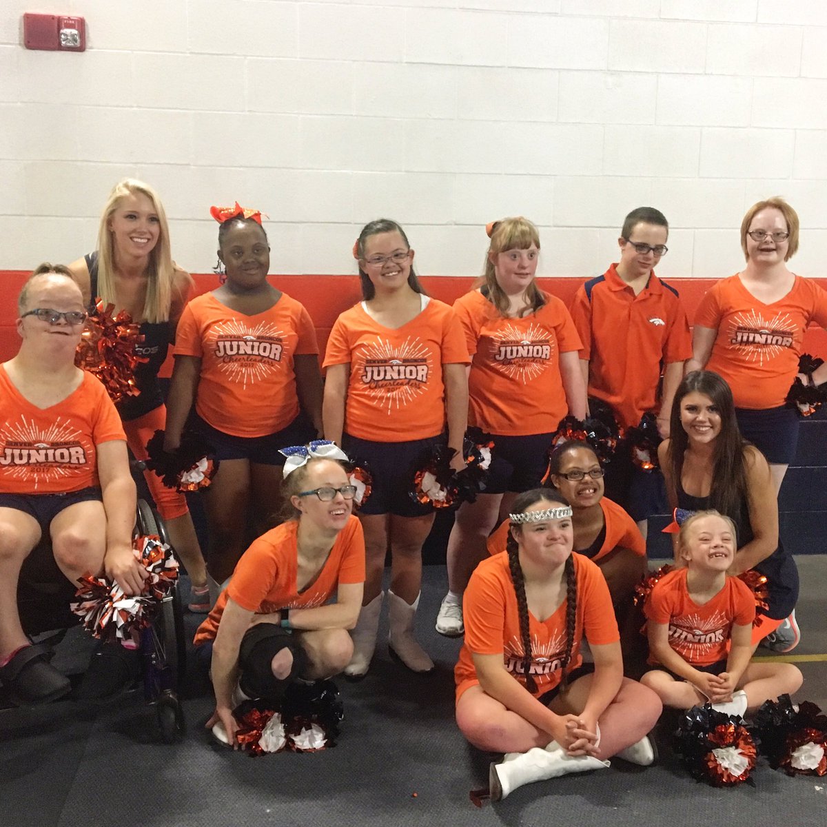 BroncosCheer tweet picture