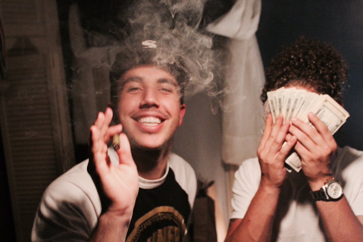 Critty_Titty's tweet photo. You in the parties, we in the Alley 🔥💰#Alleygang Shot by @RobTeezus https://t.co/LHeYk95spw