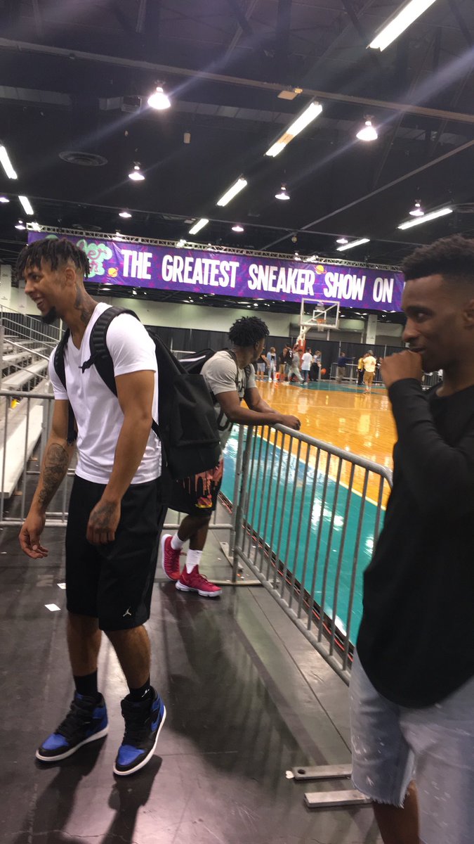 WhyRizzy's tweet photo. @Kick_Genius @IAmJayJones @IAmTreGood great finally meet you 3! #KickGenius https://t.co/KlJc0EeeV4