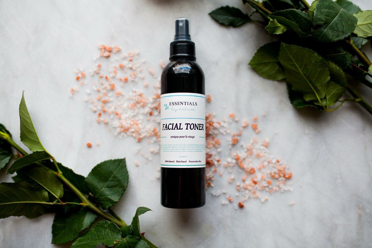 Our all natural facial toner fights the affects of air pollution and helps balance skin pH🌿
