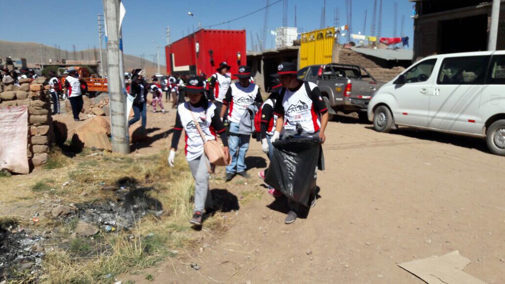 LoidaHuamani's tweet photo. Caleb teens participando en programa solidario #CalebUPSur Juliaca #MLT, #PrimeroDIOS https://t.co/OTKtzT8ZGE