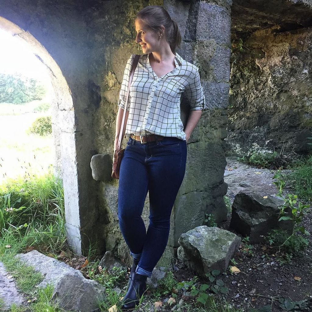 double_minted's tweet photo. Exploring a castle near Galway. #travelstyle
.
.
.
#travelootd #windowpaneplaid #touriststyle #ireland #galway #me… https://t.co/CvFJrErWFp https://t.co/njBFqjKVEg