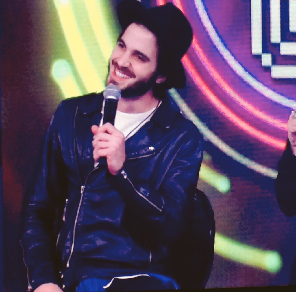 Josisousa_'s tweet photo. Tô só sorrisos que nem o Vida hahahahaa @Fiuk 😍💙#FiukNoDingDong https://t.co/Pkl7N3ZGyk
