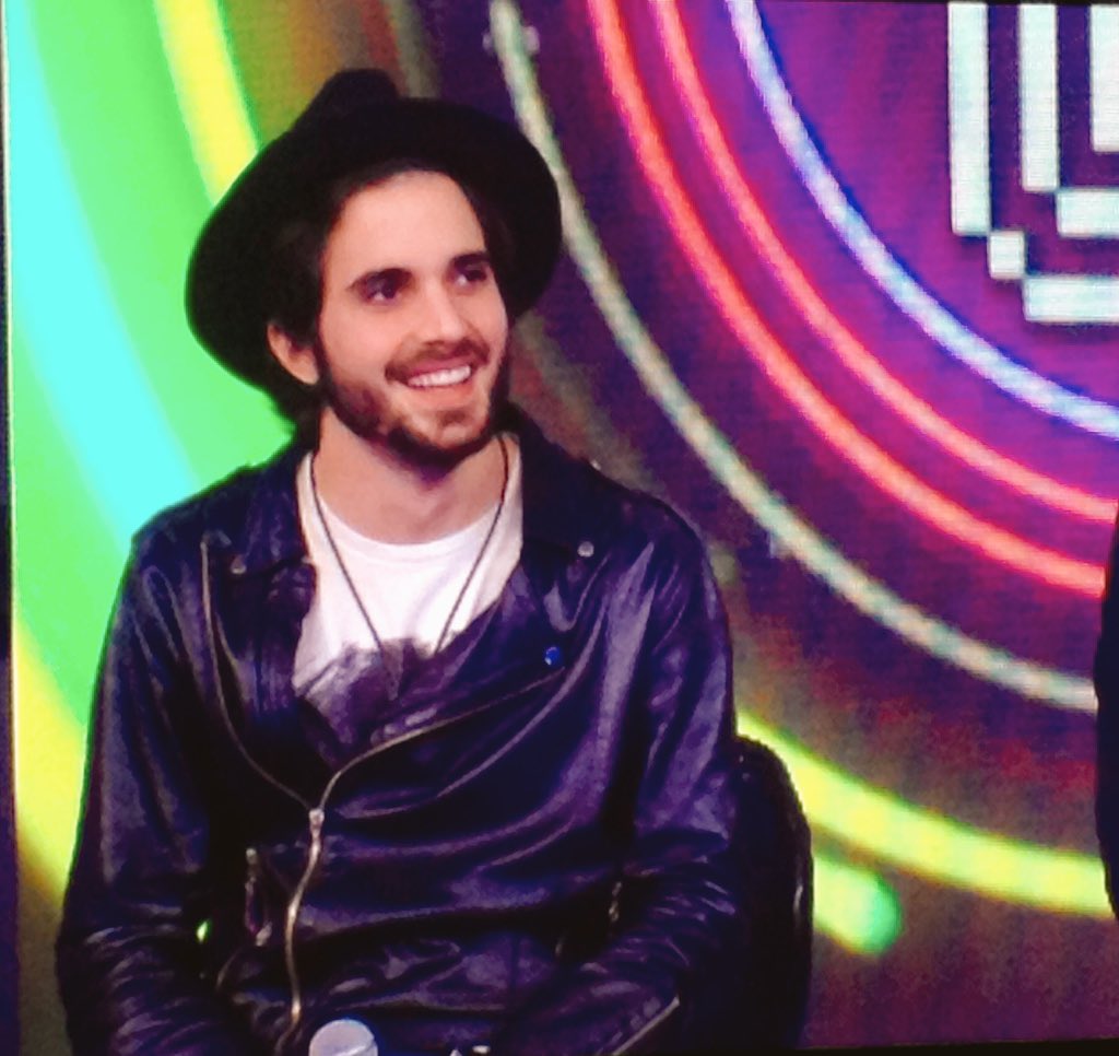 Josisousa_'s tweet photo. Tô só sorrisos que nem o Vida hahahahaa @Fiuk 😍💙#FiukNoDingDong https://t.co/Pkl7N3ZGyk