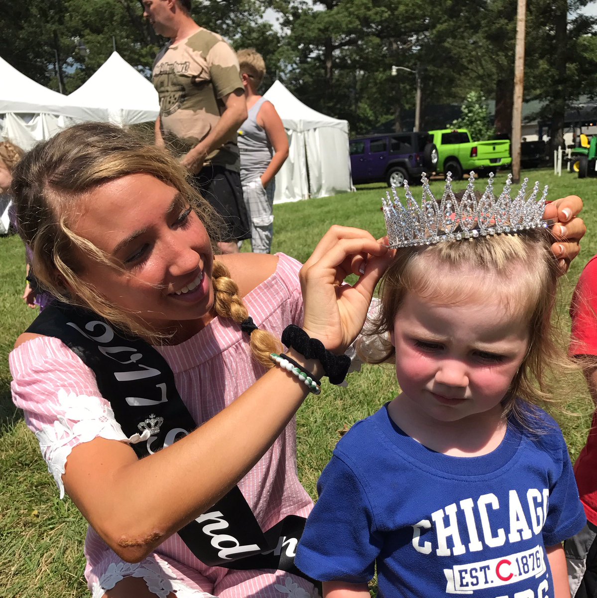 bret_decamp's tweet photo. @lexidecamp Great job making a little girls day!!  Mom and I are so proud of you!! https://t.co/dbeUd6uf6T