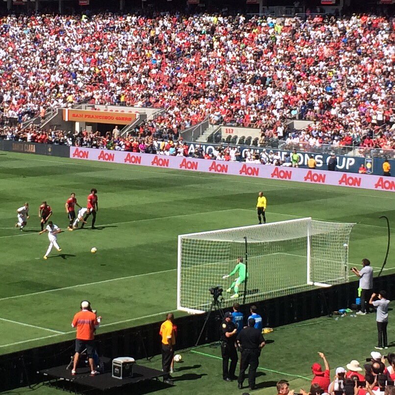 SFYouthSoccer's tweet photo. Enjoying @ManUtd vs @realmadrid - our own Bay Area @cnra Asst Ref Chris Elliott #ICC2017 https://t.co/UtuUCp6tdF