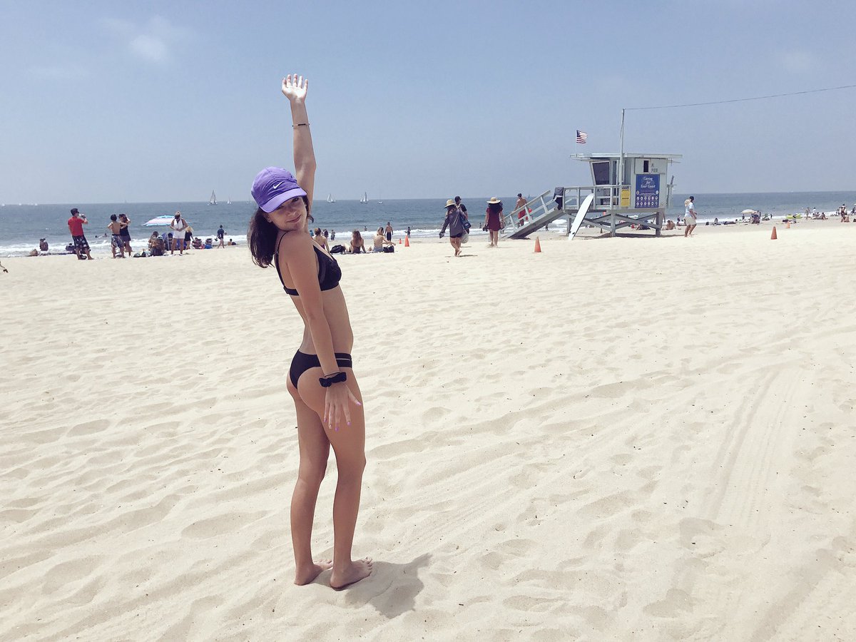 sierraaag_'s tweet photo. Cali was so good too me 😻🎡 and much needed.. blessed to see another year 😌 https://t.co/5rfJ6DlaZ6