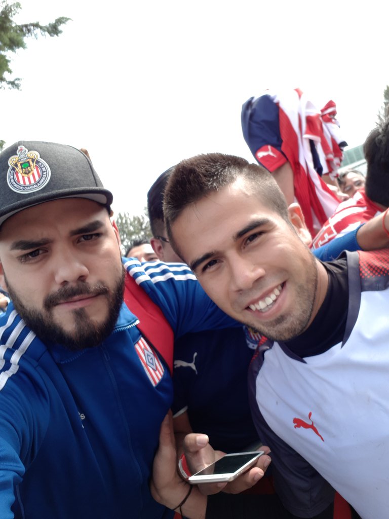 JozeArellano's tweet photo. @MigueJimnz90 🏆👑☝ un gustado convivir contigo hoy!! #MJ90 😎 https://t.co/k7hpp0Fc6u