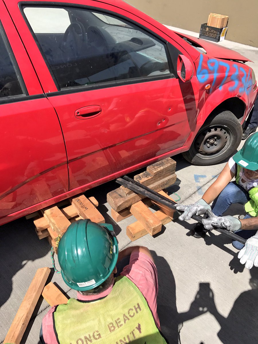 LBCERT's tweet photo. Our #LBCERT classes learn search & rescue skills, ICS organization, and basic medical operations! #getCERTified https://t.co/4S2qb34Nwh