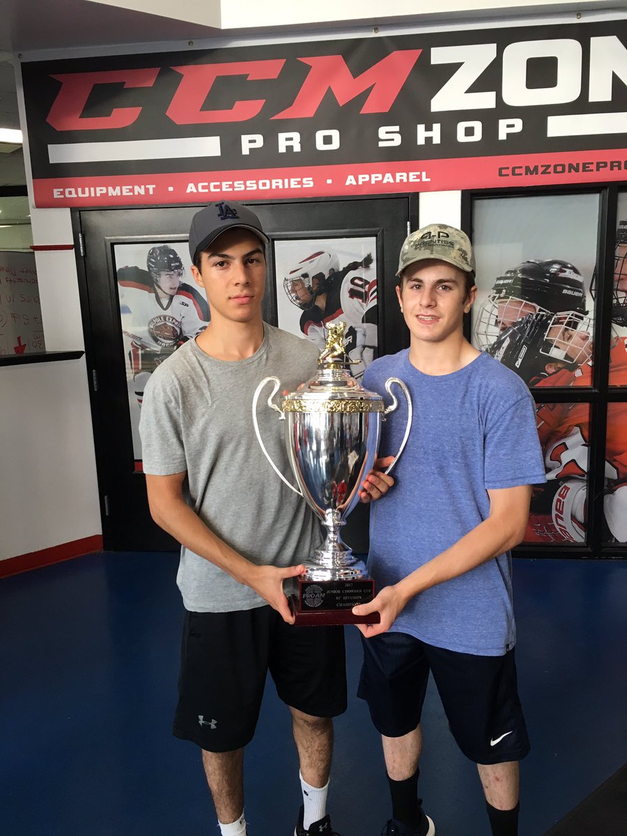 eric_ciccolini's tweet photo. Chowder Cup Champs #ChowderCup #chowdersunday #hugeOTdub https://t.co/6ty7e06fk5