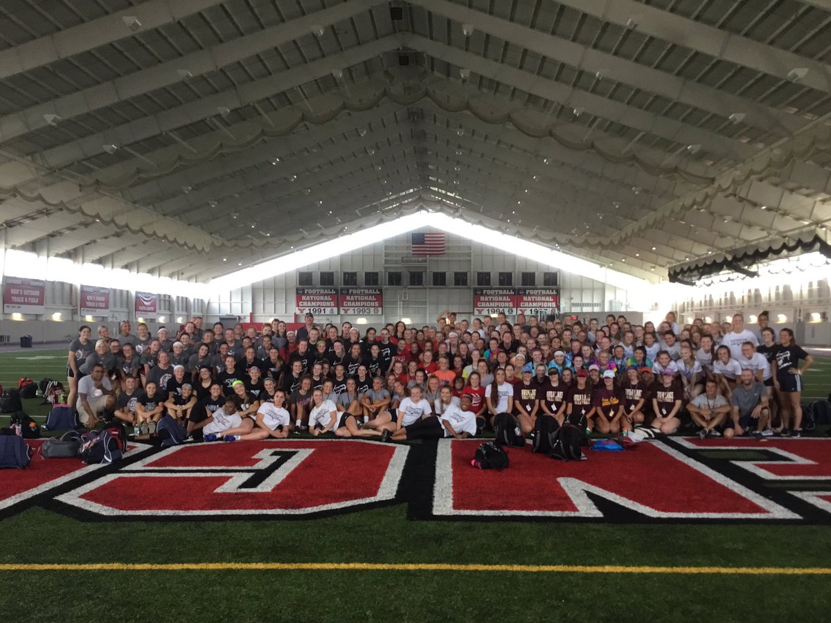 vbhardaway's tweet photo. Huge shout out to the 250+ campers, officials, coaches, & staff who made @ysuvolleyball Team Camp 2 a success! #YSUVBTC2 #Thanks! π§π https://t.co/TmK0wZaExO