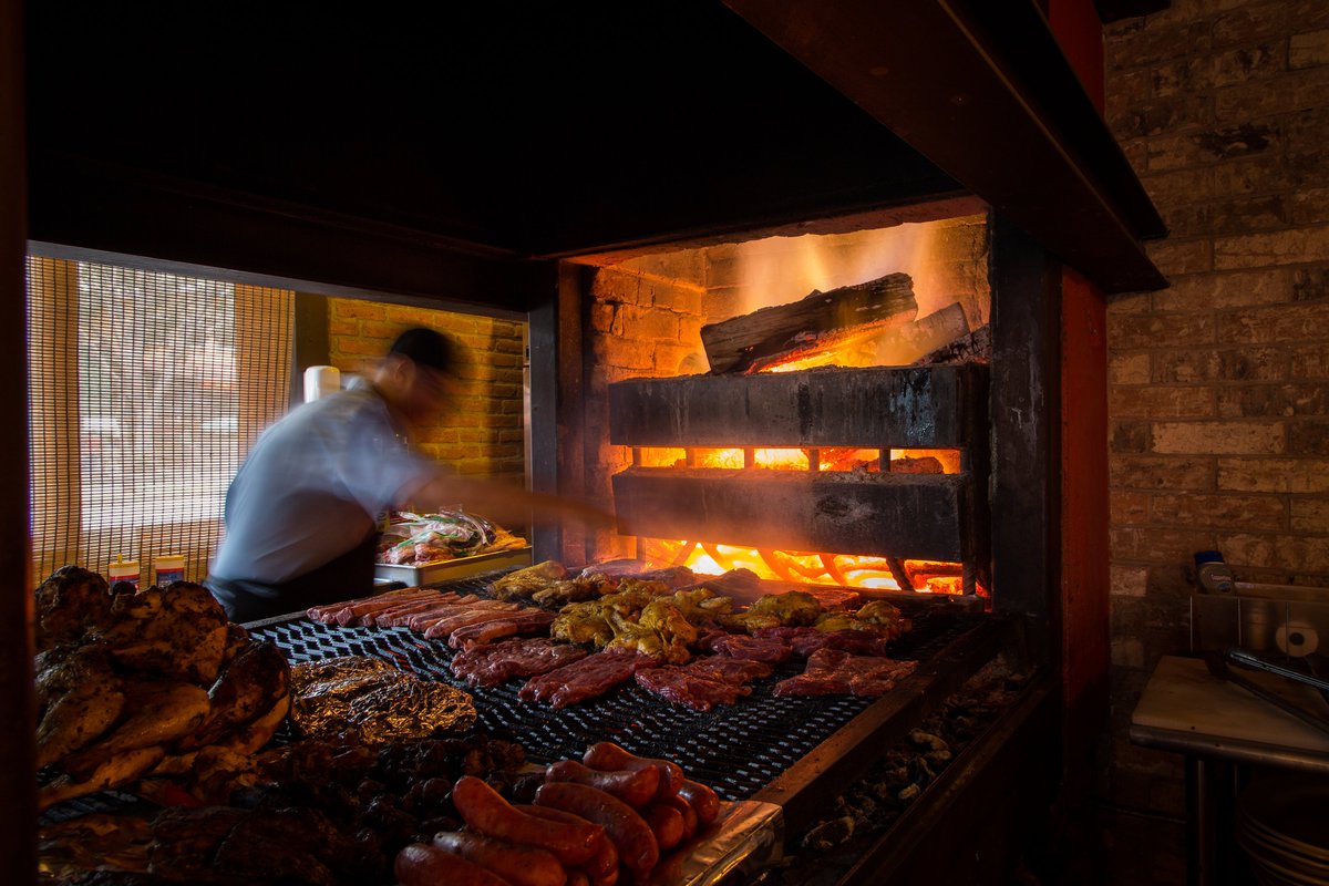 En <a href="/donasadomexico/">DonAsadoMexico</a> asamos nuestros cortes al 100% con leña lo cual brinda un sabor inigualable a nuestra carne