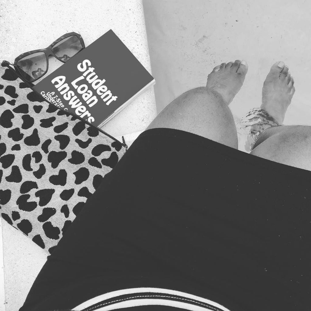 MelisaBoutin's tweet photo. Done with #mealprep & #moneyprep for the week.⠀
.⠀
Getting in to proofreading the first print s copy of #StudentLo… https://t.co/CLMXfbfyUz https://t.co/rLebleBBXZ