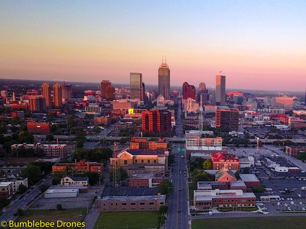 bumblebeedrone1's tweet photo. Indianapolis Sunrise #bumblebeedrones #aerialphotography #dronephoto https://t.co/BI48SYcWpy