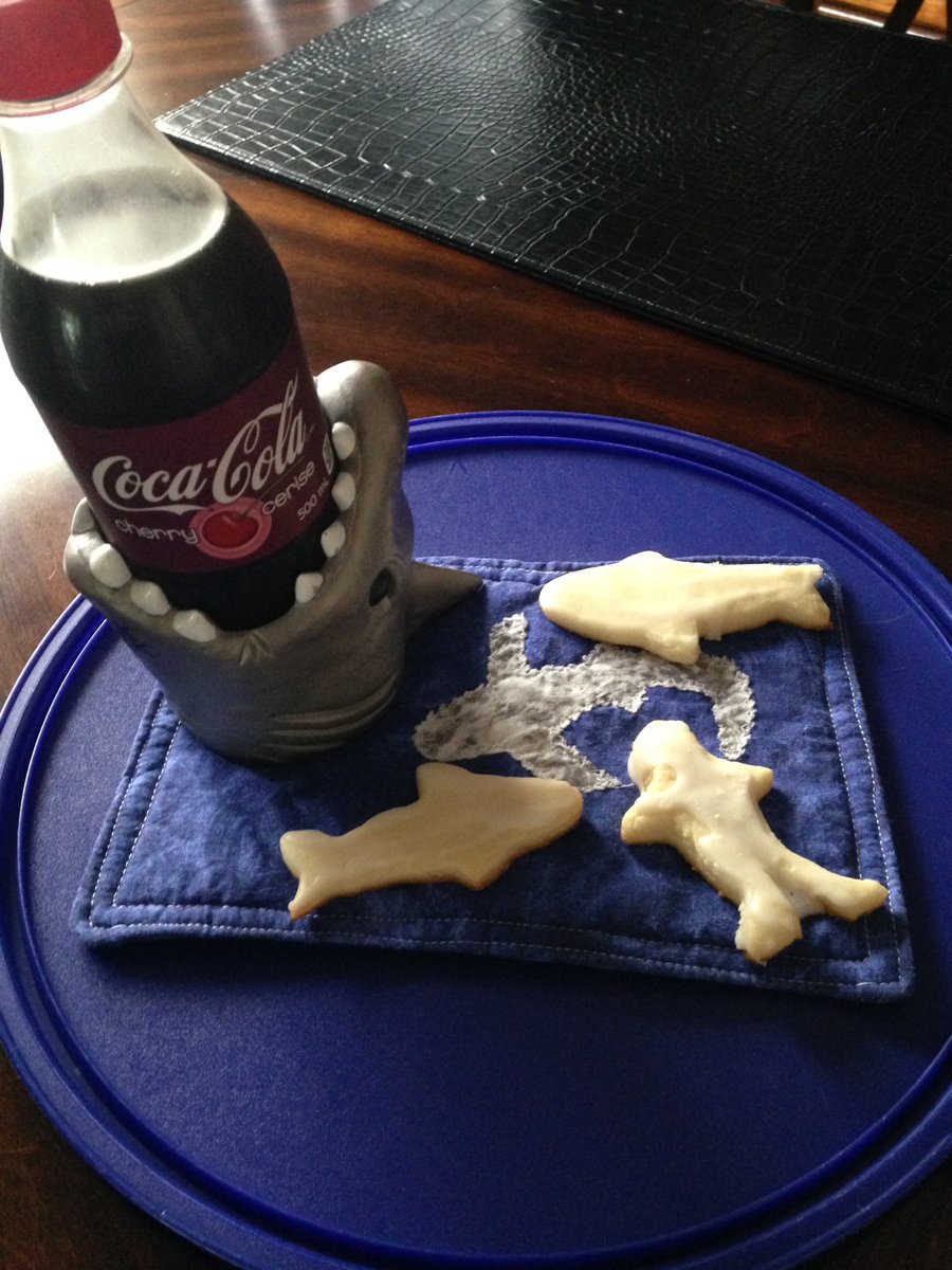 imasharklover's tweet photo. @Discovery #PhelpsVsShark 
Ready for tonight with our shark and phelps cookies!!!! https://t.co/AD9R6DRQOd