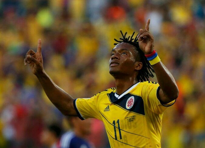 “Quando tinha 4 anos meu pai me disse: 'vai para baixo da cama' vi ele morrer. Todos os meus gols eu dedico a ele.”

- Cuadrado