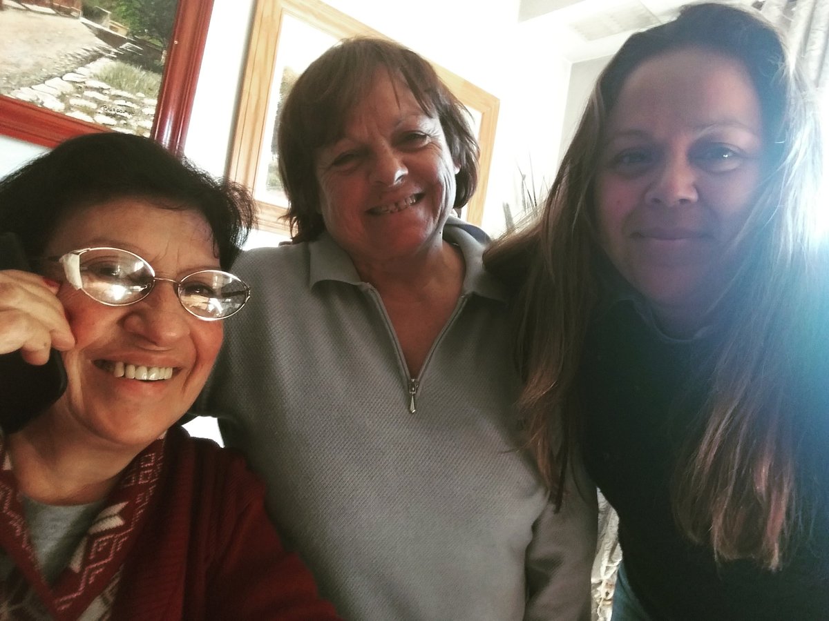 luchita_10's tweet photo. CON ANA Y JUANITA
Ambas vecinas de Lanús y amigas!!
Gracias por tantas palabras de aliento.
#CambiendoLanus #LuchaCastro
@nestor.grindetti https://t.co/8Oc1R93bY3