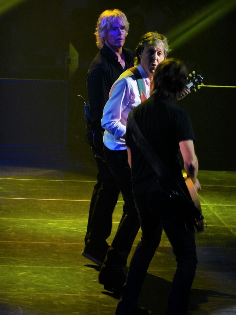 A few snaps from Miami. <a href="/brianrayguitar/">Brian Ray</a> having fun with <a href="/PaulMcCartney/">Paul McCartney</a> #OneOnOneTour #ReadyForTheNextShow