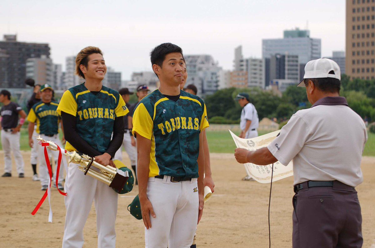 TTetsuyaman's tweet photo. 秋も無事優勝です。

チーム始まって約一年
負けてません。

#大田区
#軟式盛り上がれ https://t.co/JwgBbMJ9vS
