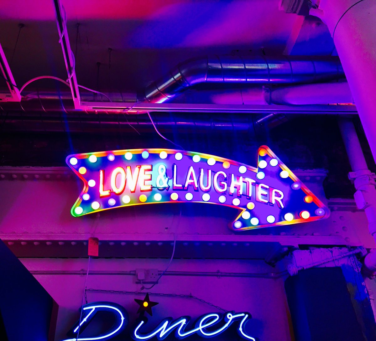 Arsene__Knows's tweet photo. I'm a sucker for neon signs...so brunch at #lightsofsoho was a treat today! https://t.co/qdlYZwQUtx