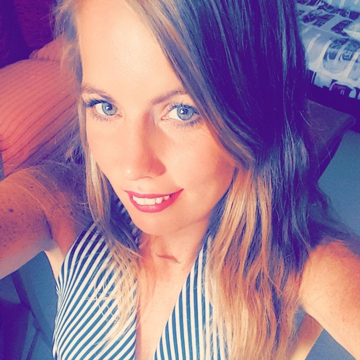 LauraLOve27's tweet photo. #NouvellePhotoDeProfil https://t.co/7napRihypj