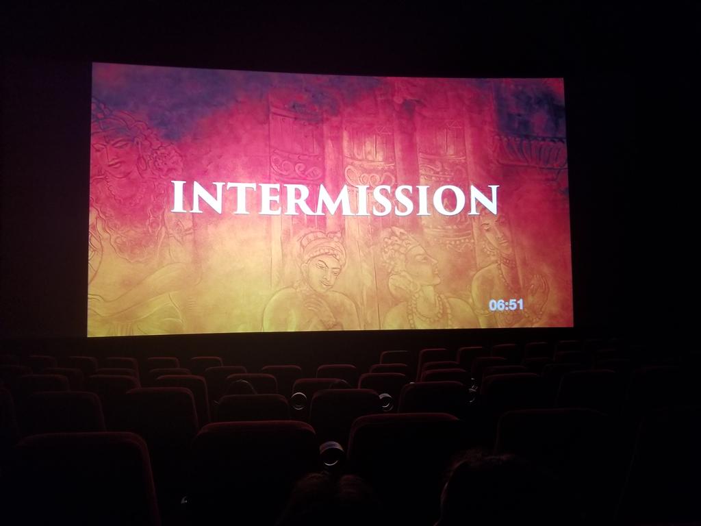 fortheloveofsrk's tweet photo. My first real intermission 😊 @iamsrk #15YearsOfDevdas @RedChilliesEnt @fathomevents https://t.co/B3n1dG4qxa