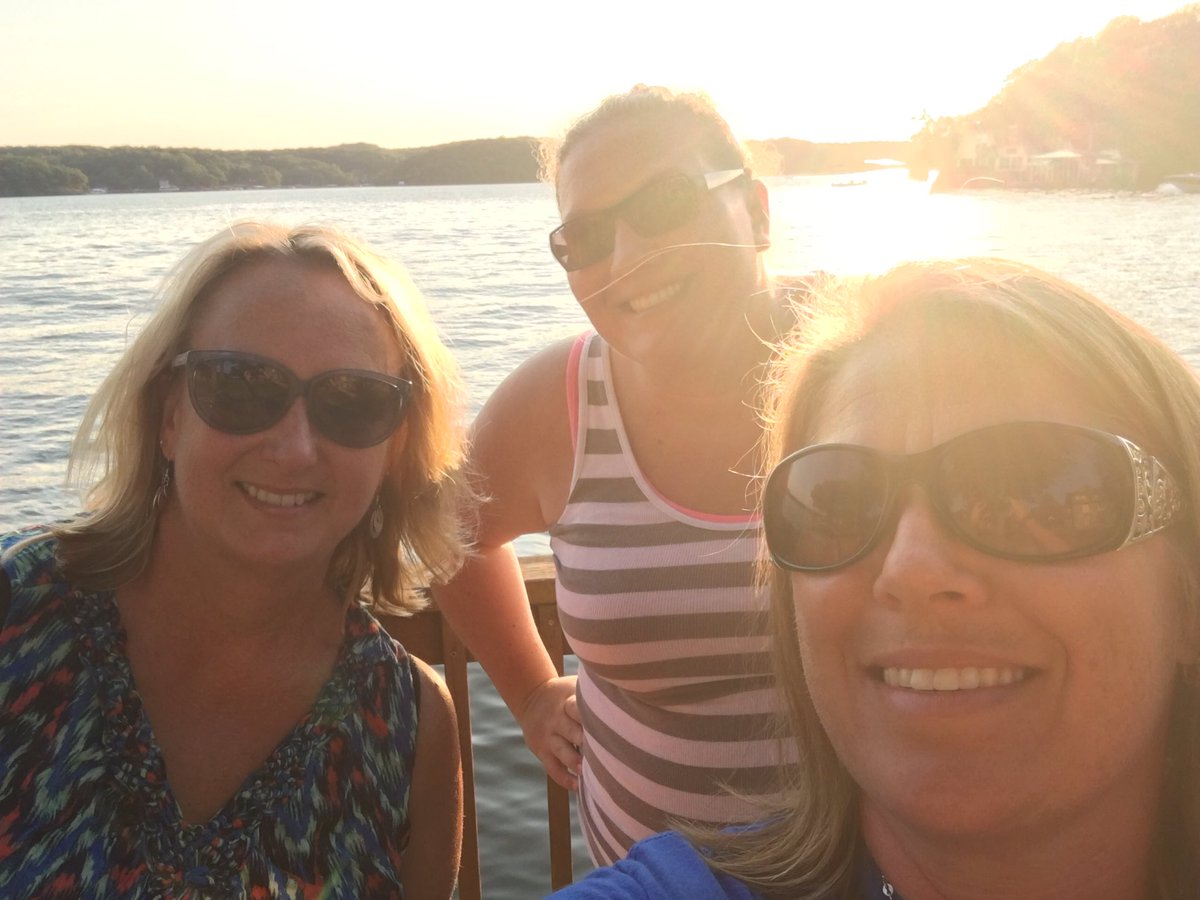 lmelifrits's tweet photo. Still on the hunt...at sunset point! #MSTALS https://t.co/RaDOjeCGPt