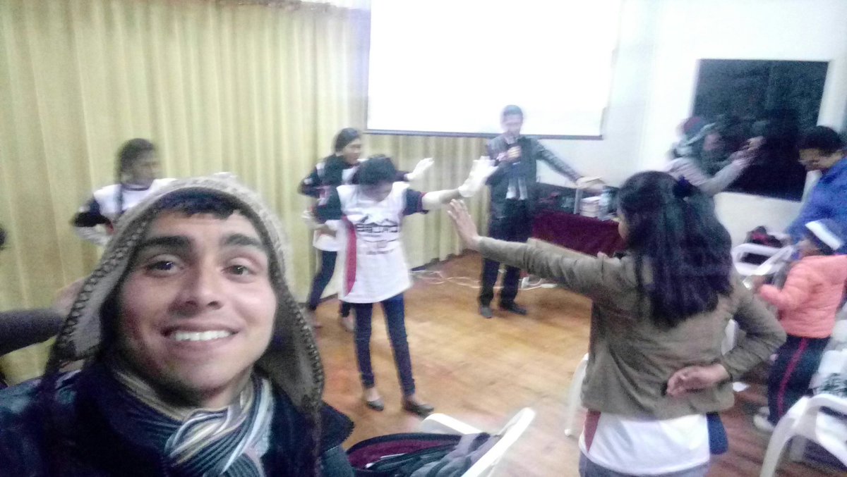 PrDiegoMendes's tweet photo. Jóvenes de todas las partes de Perú, viven la hermosa experiencia de Redimir, Servir y salvar en el proyecto #CalebUPSur #PrimeroDios #MLT https://t.co/vZnm6si6PG