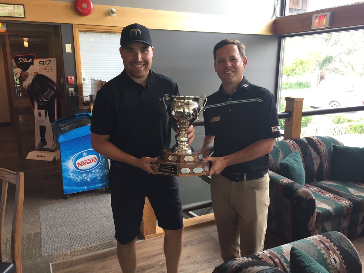 KamloopsGCC's tweet photo. Our new men's champ @panie17 receiving the trophy from @AlecHubert Kyle shot an impressive 137 -7 for the win #niceplaying https://t.co/TgQfyssh1c
