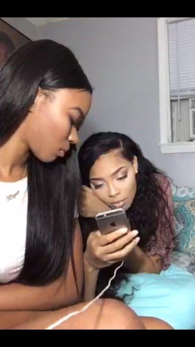 StealingHearts_'s tweet photo. When ur best friend examines your paragraph to make sure you don't sound like a weak bitch https://t.co/3kpDHva8xt