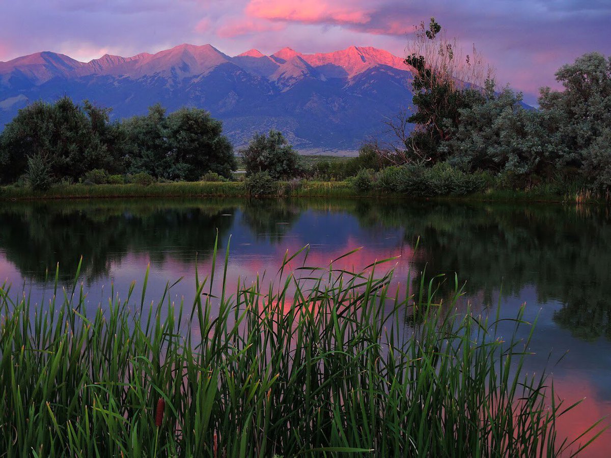 Interior's tweet photo. Our most popular pic last week: This beauty at Great Sand Dunes National Park in #Colorado https://t.co/l8NNiUVXS7