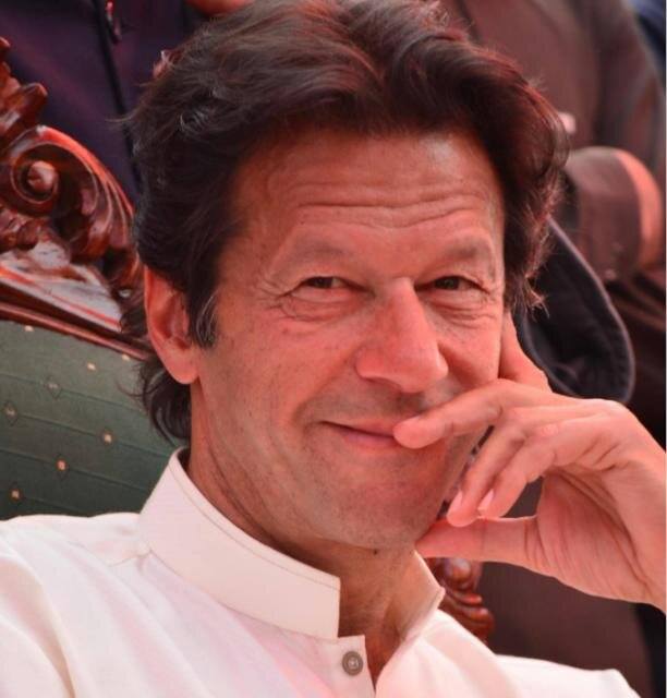 iamWaseemTahir's tweet photo. That smile on your face when you make the whole nation a big CHAY.
#PanamaCase #imrankhan #Establishment #foolingnation https://t.co/VwFdxwM9ac