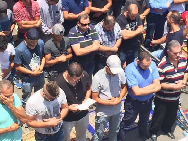 ykuspria's tweet photo. You don't have to be a muslim to pray for palestine, just be a human.. #SaveAlAqsa #SavePalestine https://t.co/b7fdtlqUlx