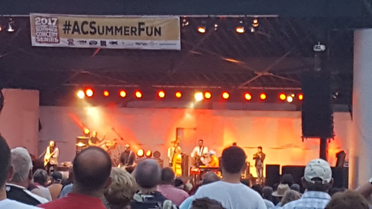 cpmusuneggi's tweet photo. @MavericksMusic great start before the storm! #acsummerfun https://t.co/Razwznio6C