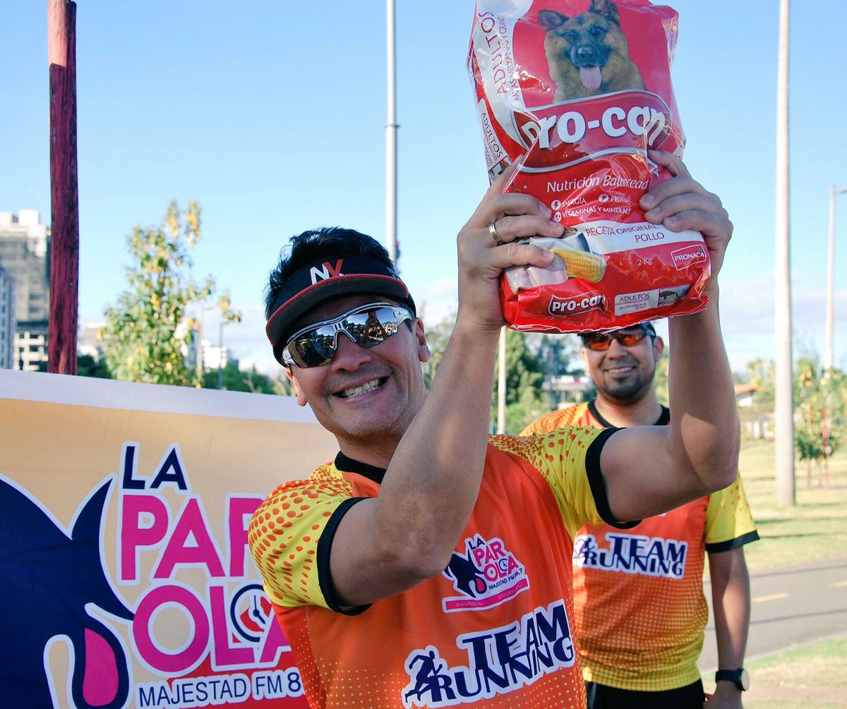 AVAstudillo's tweet photo. Fue un gran sábado con @ParolerosEC y en beneficio de @FondoAnimal 🐕🇪🇨 Todos somos responsables, todos podemos ayudar. Gracias @edrabuma https://t.co/ZJdp3kWh6i