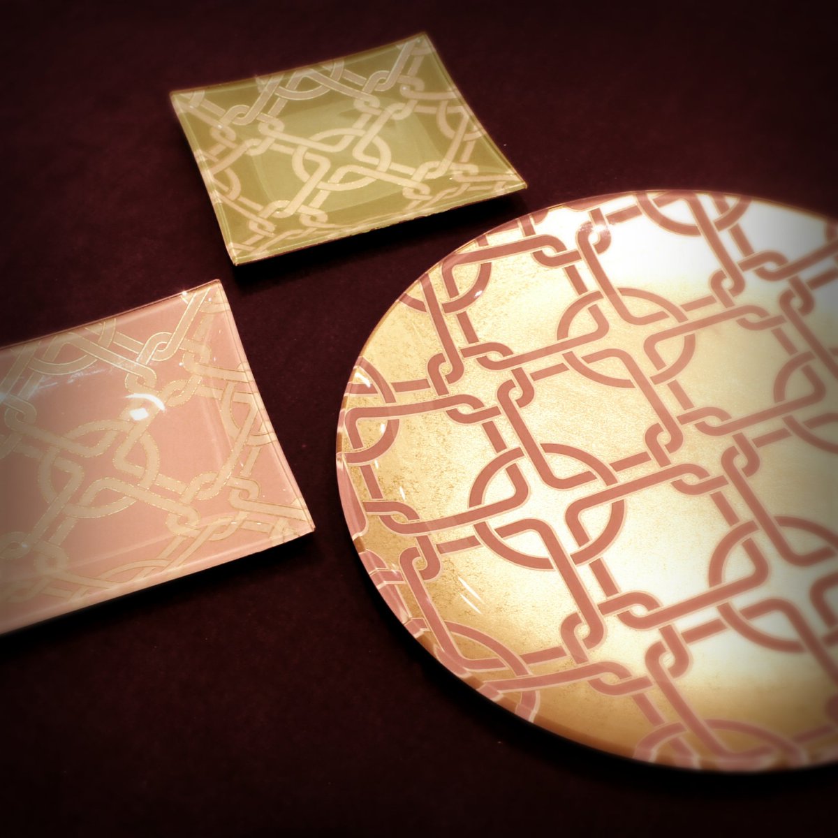 shoppnp's tweet photo. You can find that we focus not only on the oriental beauty, but also on classic European and refined royal patterns as well. https://t.co/qoTdQwH5gX