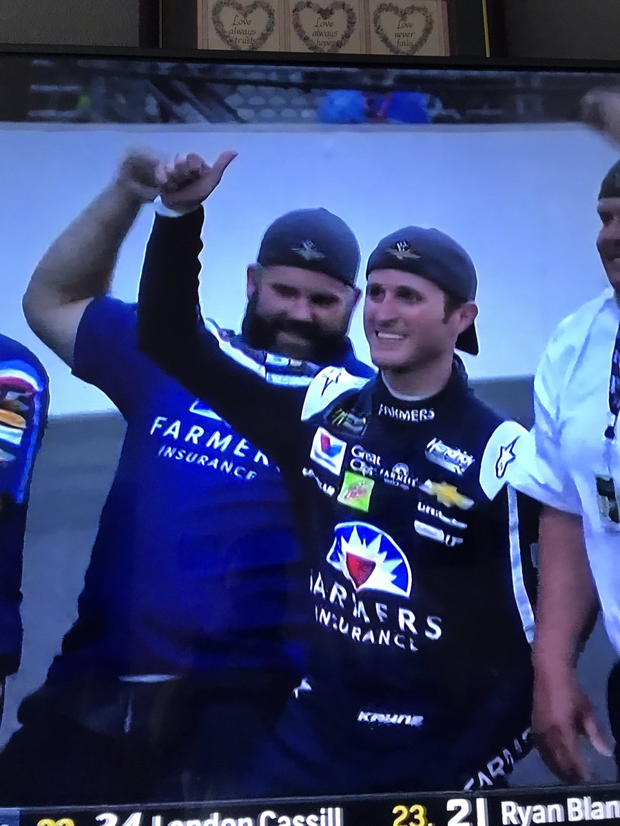 Mikejthompson9's tweet photo. @kaseykahne "Kisses the Bricks" #brickyard400 #winner #NASCAR #FARMERS5 https://t.co/bfORJEO87r