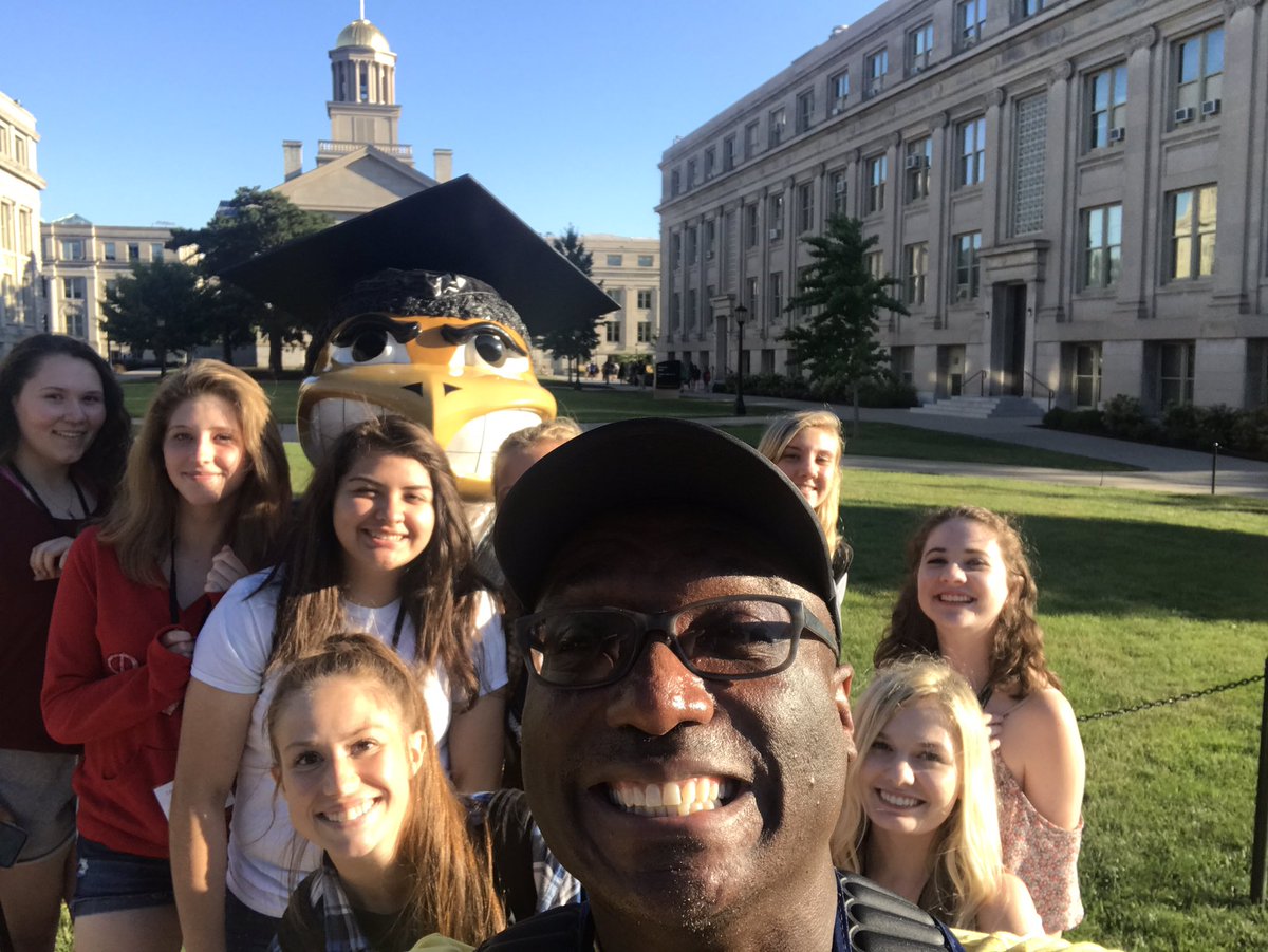 coachjw's tweet photo. Personal Writing class at #ISJW17 taking a selfie before the first class meeting. #redwhiteandtrue #knowfakenews https://t.co/1eMb6pzyDj
