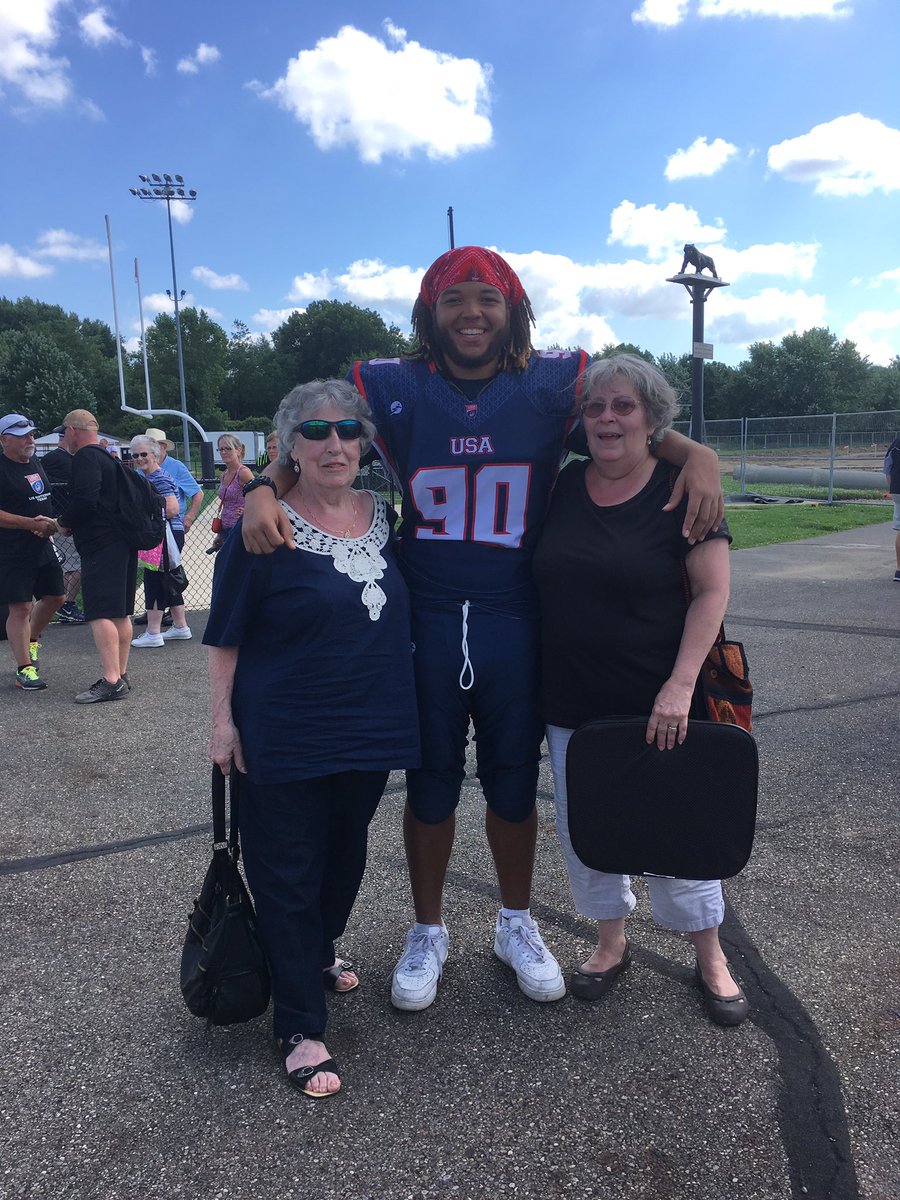 Be_My_Witness's tweet photo. Family and Football, what more could I ask for? https://t.co/T52vWLLVc0